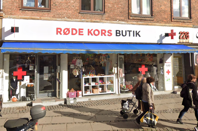Røde Kors Børnebutik Nørrebrogade: Vil du være med i vores genbrugsunivers til børn?