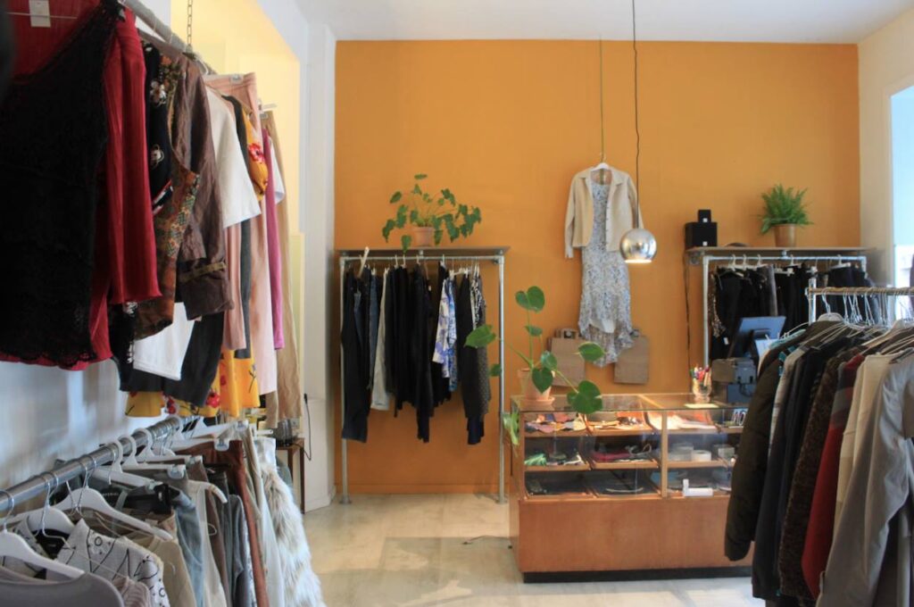 NUMMER 82: Vil du være med til at drive en af Københavns fedeste unge-genbrugsbutikker?